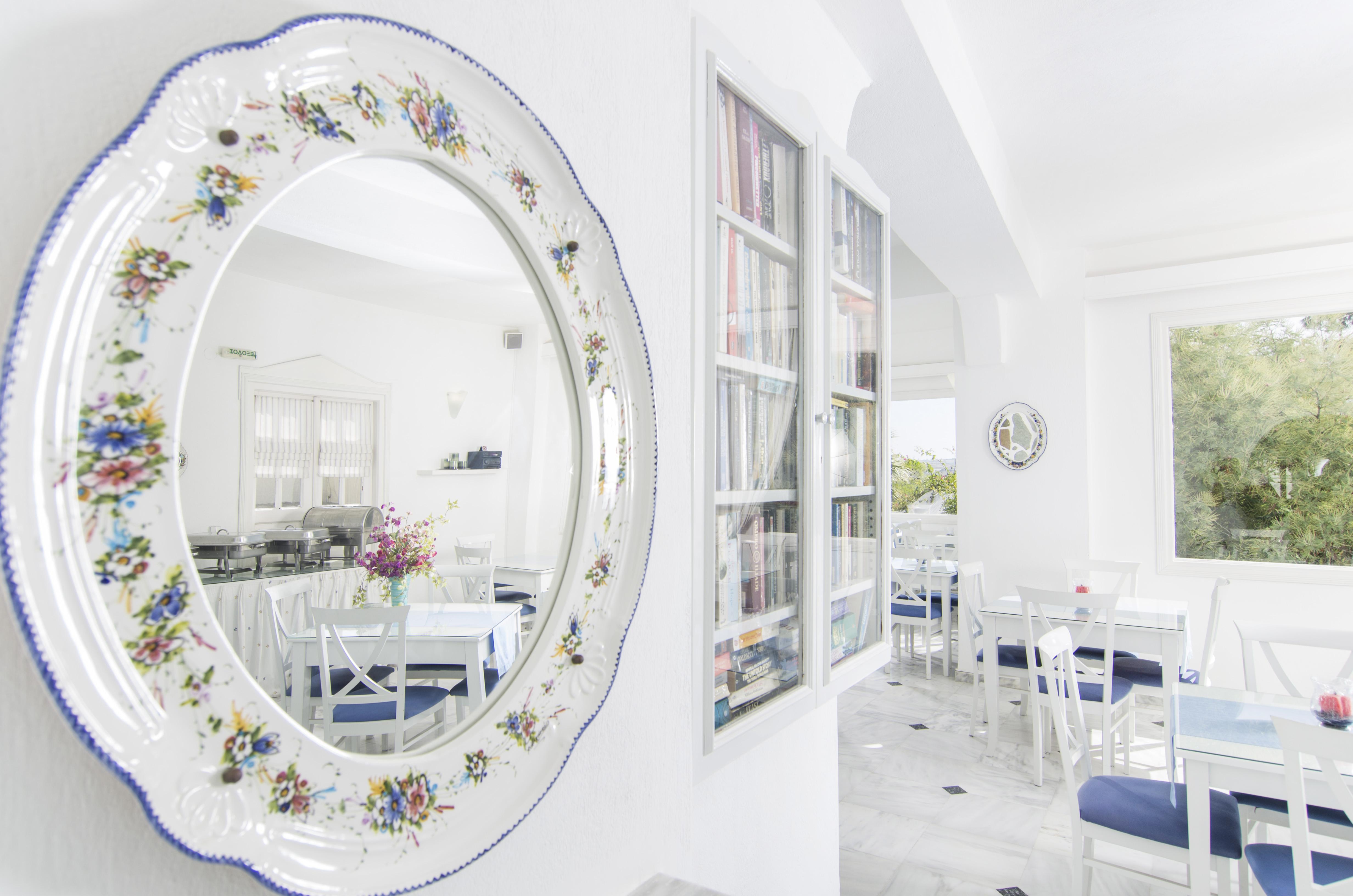 Paradise Aparthotel 3*
